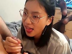 June Liu / SpicyGum - Chinese Teen Giving Blow Job to SexFriend while Playing Mario Kart (Asian)